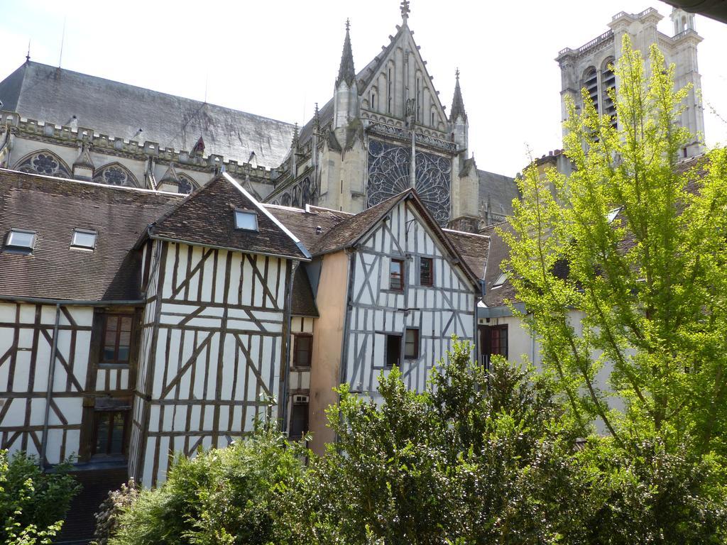 Les Cieux De La Cathedrale - Calme - Jardin - Wifi Lägenhet Troyes Exteriör bild